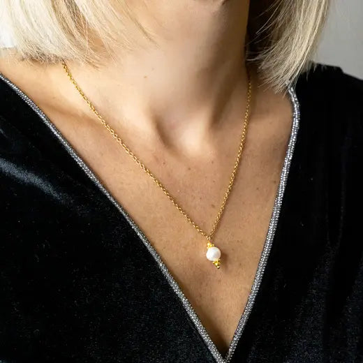 EVOLET || Gold Necklace with Natural Pearl