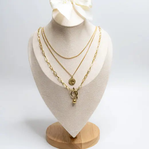 MYSTA || Triple-Layered Necklace with a Coin