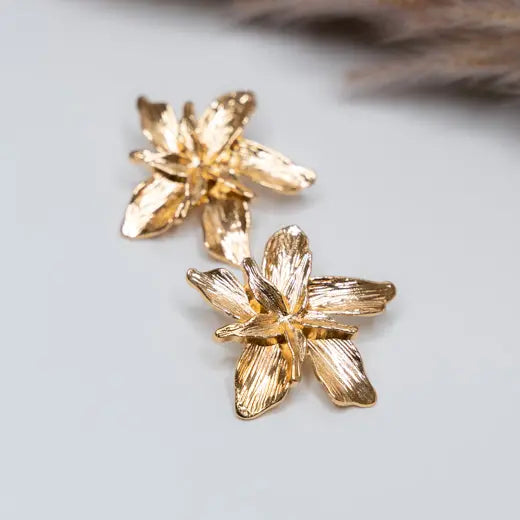 AVA || Vintage Flower Earrings