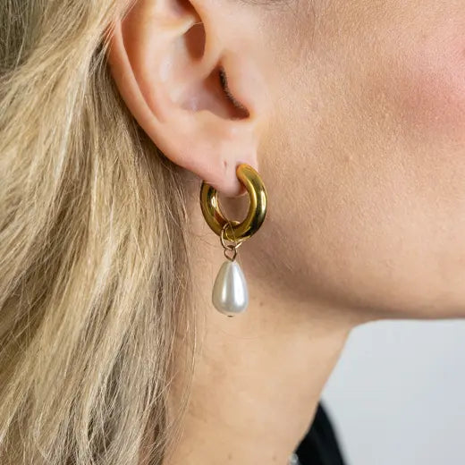 SYRA || Pearl Dangle Earrings