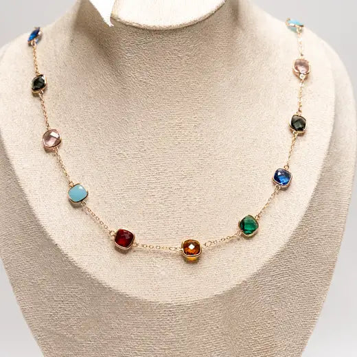 QUINN || Vintage Necklace with Crystals