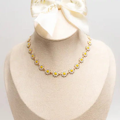 CERA || Daisy Necklace
